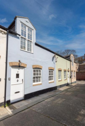 Boutique Old Sea Stable - 1 minute from beach